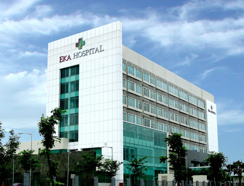 2,6 km ke Eka Hospital